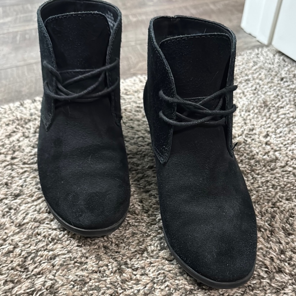 Crown Vintage Black Ankle Boots Suede